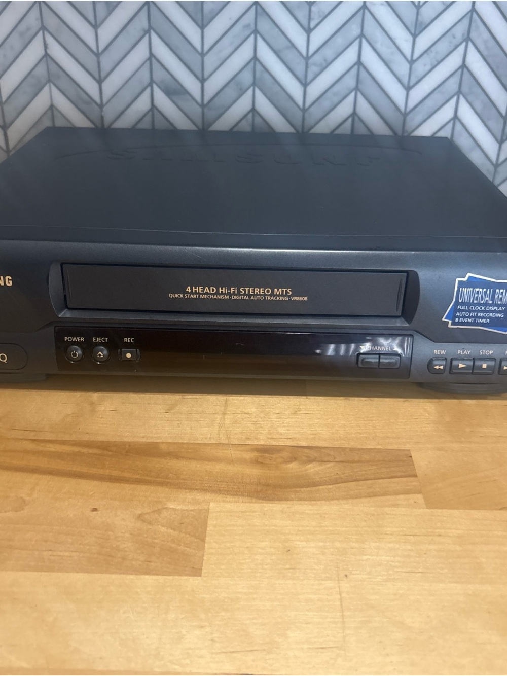 Samsung VR8608 VHS HQ 4-Head Hi-Fi Stereo Video Cassette Recorder